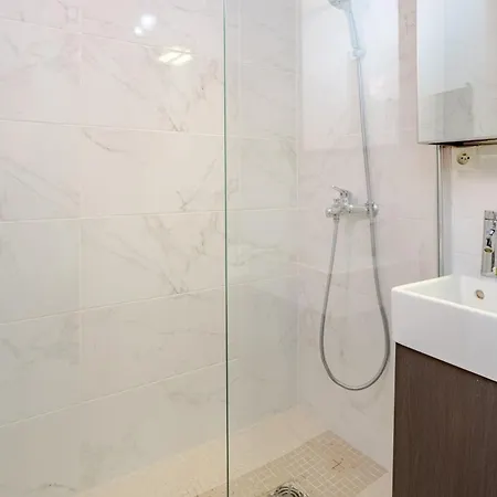 Apartamento Chic 16th Arr King Bed Private Mews Access París