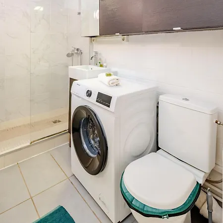 Chic 16th Arr King Bed Private Mews Access *
