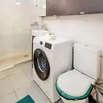 Chic 16th Arr King Bed Private Mews Access *