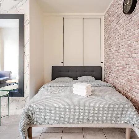 Chic 16th Arr King Bed Private Mews Access * باريس