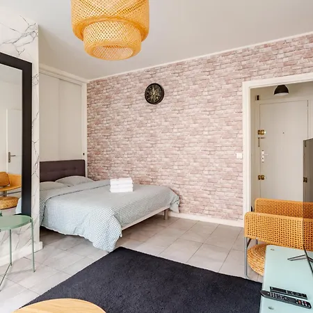 شقة Chic 16th Arr King Bed Private Mews Access باريس