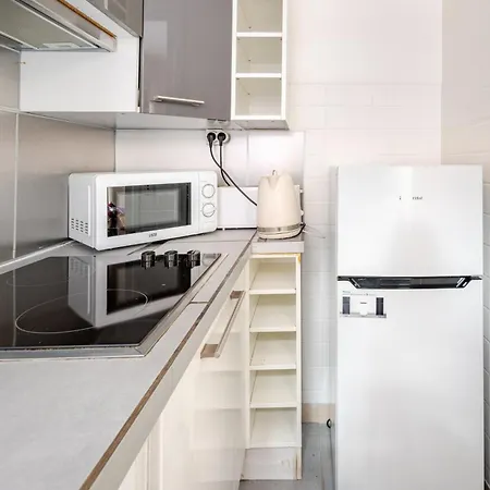 Chic 16th Arr King Bed Private Mews Access *